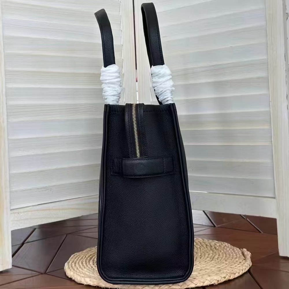 Marc Jacobs Classic Tote Bag - Picture 3 of 5